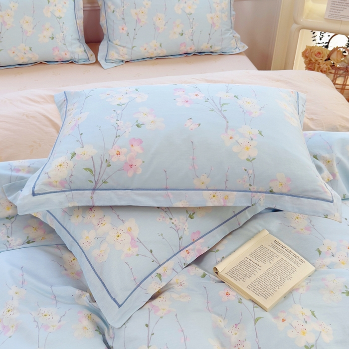 91家纺网 家纺一手货源 找家纺 铭博家纺 新款直播爆款网红全棉四件套13070印花吊边一字绣纯棉被套工艺款 沐兰花开