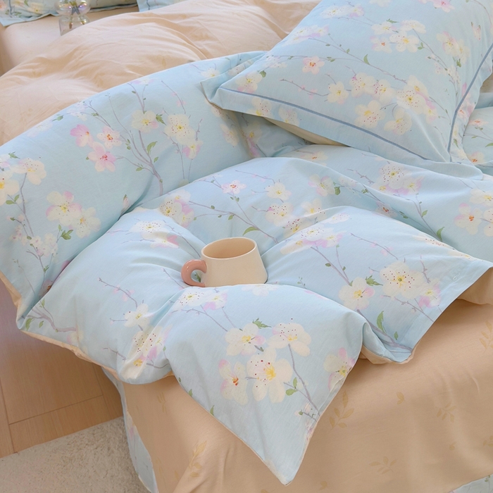 91家纺网 家纺一手货源 找家纺 铭博家纺 新款直播爆款网红全棉四件套13070印花吊边一字绣纯棉被套工艺款 沐兰花开