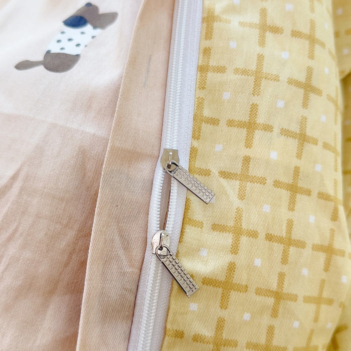 91家纺网 家纺一手货源 找家纺 铭博家纺 新款直播爆款网红全棉四件套13070印花吊边一字绣纯棉被套工艺款 无忧腊肠