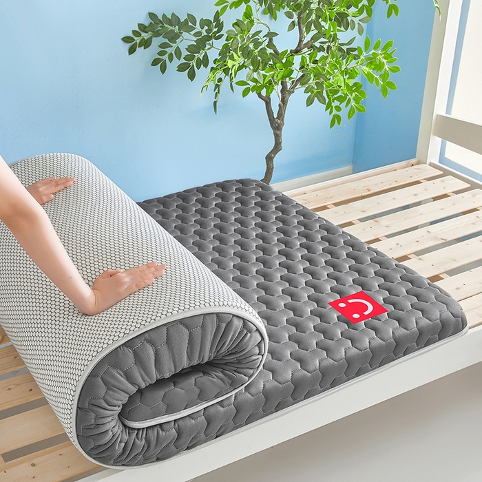 91家纺网 家纺一手货源 找家纺 芊梵床垫 2025新款A类牛奶丝乳胶硬质棉床垫-学生款 笑脸-星辰灰