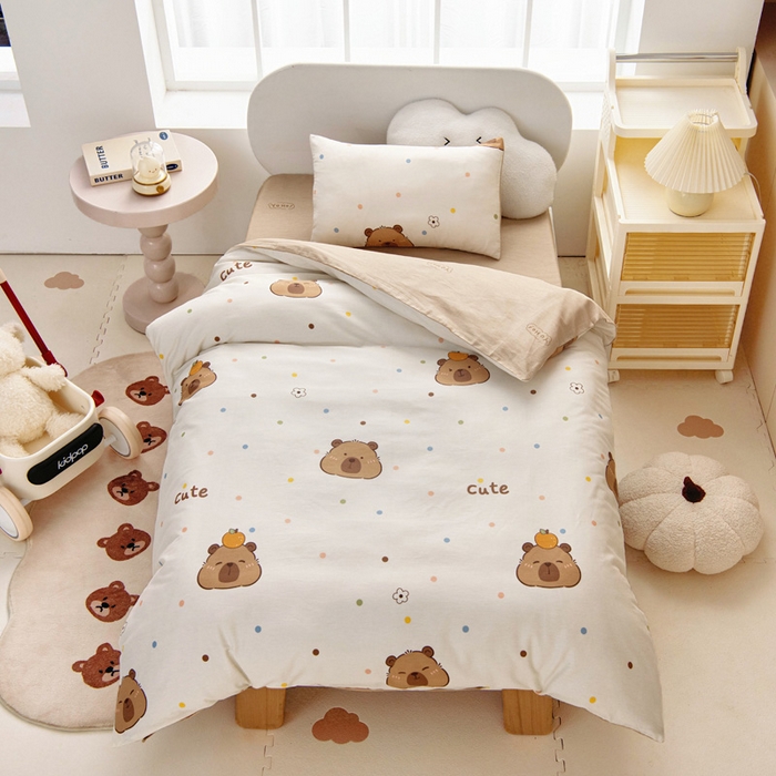 91家纺网 家纺一手货源 找家纺 乐秀家纺 2025新款全棉幼儿园被子三件套卡通纯棉被套被芯六件套 卡皮巴拉