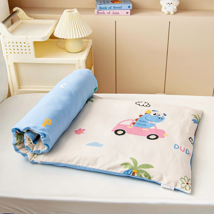 91家纺网 家纺一手货源 找家纺 乐秀家纺 2025新款全棉幼儿园被子三件套卡通纯棉被套被芯六件套 度假恐龙