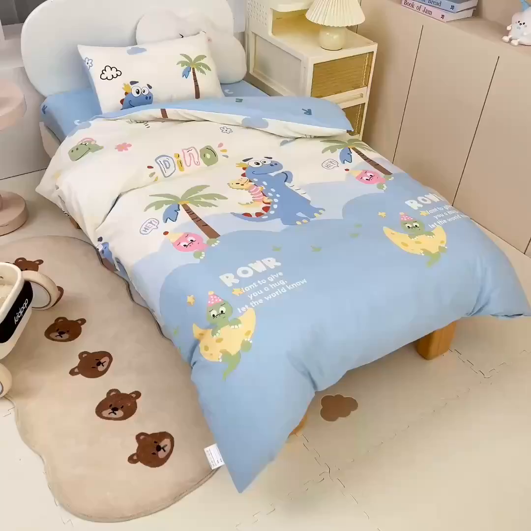 91家纺网 家纺一手货源 找家纺 乐秀家纺 2025新款全棉幼儿园被子三件套卡通纯棉被套被芯六件套 度假恐龙