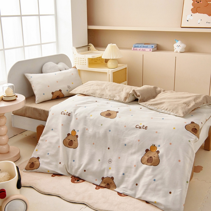 91家纺网 家纺一手货源 找家纺 乐秀家纺 2025新款全棉幼儿园被子三件套卡通纯棉被套被芯六件套 卡皮巴拉