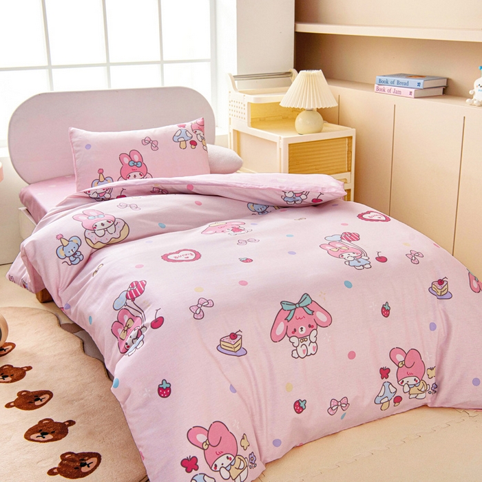 91家纺网 家纺一手货源 找家纺 乐秀家纺 2025新款全棉幼儿园被子三件套卡通纯棉被套被芯六件套 快乐贝儿