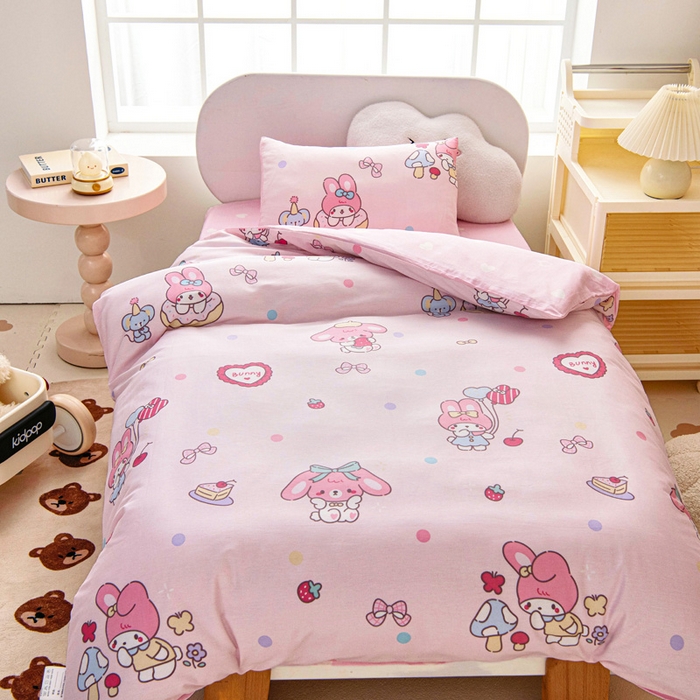 91家纺网 家纺一手货源 找家纺 乐秀家纺 2025新款全棉幼儿园被子三件套卡通纯棉被套被芯六件套 快乐贝儿