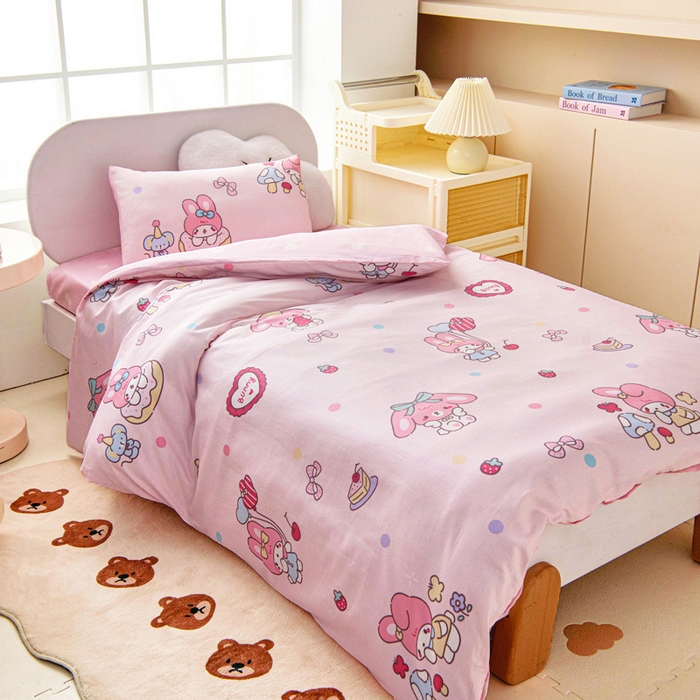 91家纺网 家纺一手货源 找家纺 乐秀家纺 2025新款全棉幼儿园被子三件套卡通纯棉被套被芯六件套 快乐贝儿