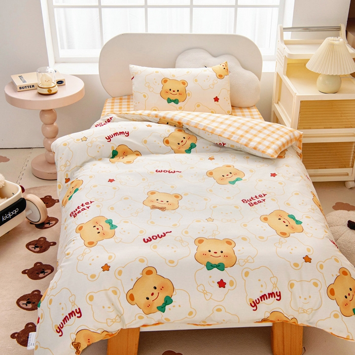 91家纺网 家纺一手货源 找家纺 乐秀家纺 2025新款全棉幼儿园被子三件套卡通纯棉被套被芯六件套 领结小熊