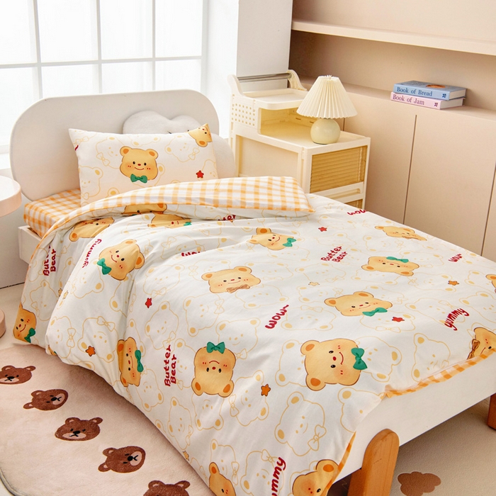 91家纺网 家纺一手货源 找家纺 乐秀家纺 2025新款全棉幼儿园被子三件套卡通纯棉被套被芯六件套 领结小熊