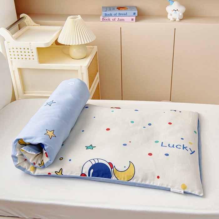 91家纺网 家纺一手货源 找家纺 乐秀家纺 2025新款全棉幼儿园被子三件套卡通纯棉被套被芯六件套 太空卫士