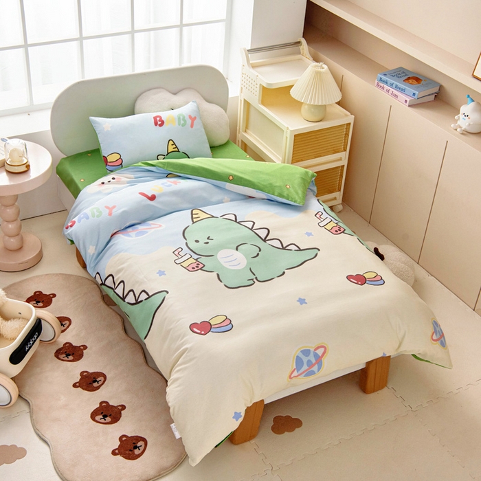 91家纺网 家纺一手货源 找家纺 乐秀家纺 2025新款全棉幼儿园被子三件套卡通纯棉被套被芯六件套 星际恐龙