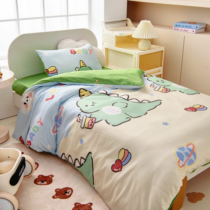 91家纺网 家纺一手货源 找家纺 乐秀家纺 2025新款全棉幼儿园被子三件套卡通纯棉被套被芯六件套 星际恐龙