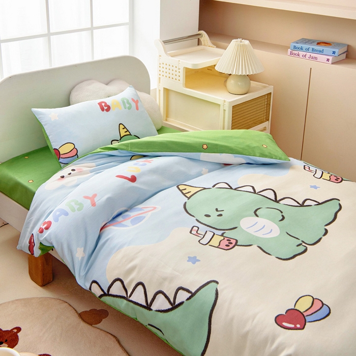 91家纺网 家纺一手货源 找家纺 乐秀家纺 2025新款全棉幼儿园被子三件套卡通纯棉被套被芯六件套 星际恐龙