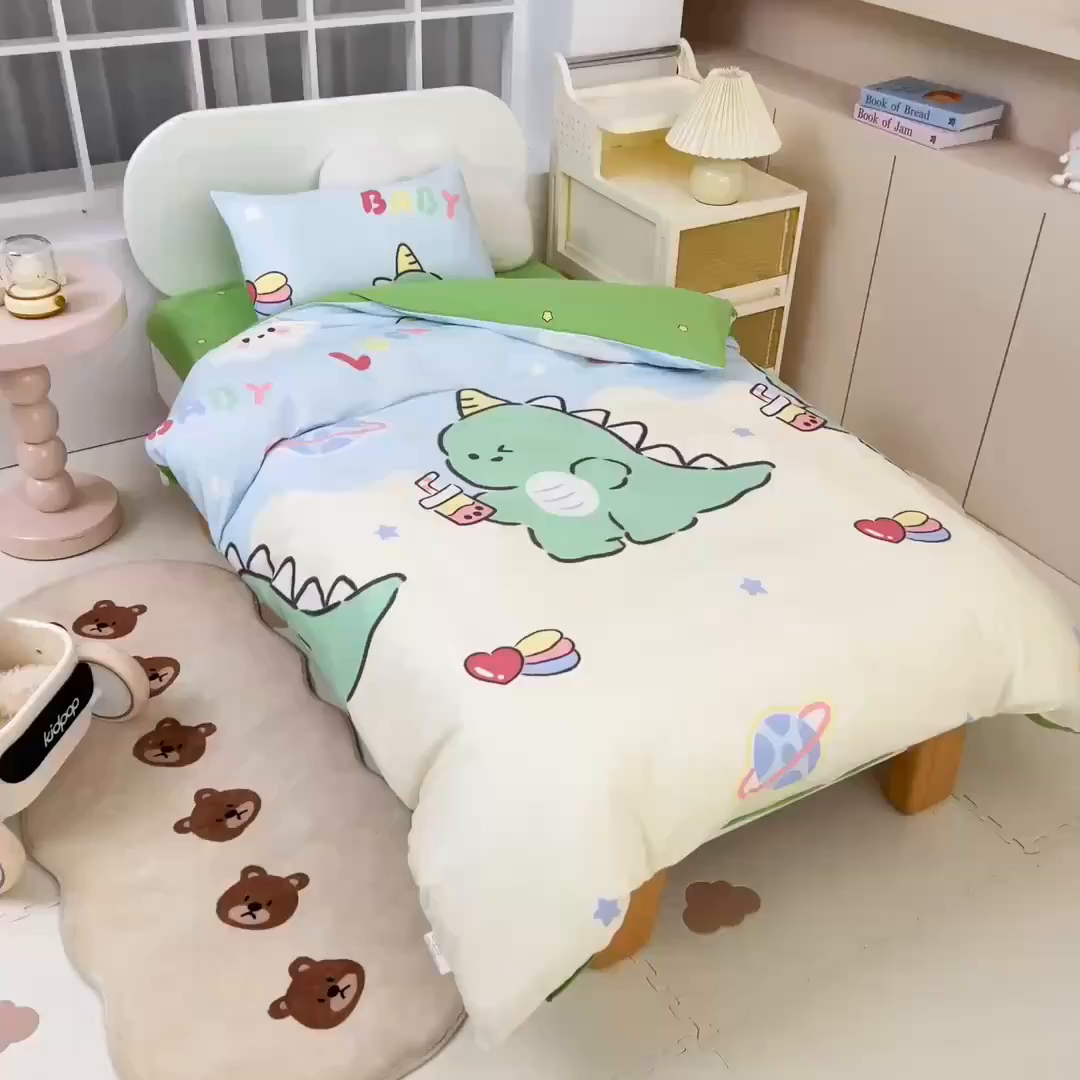 91家纺网 家纺一手货源 找家纺 乐秀家纺 2025新款全棉幼儿园被子三件套卡通纯棉被套被芯六件套 星际恐龙