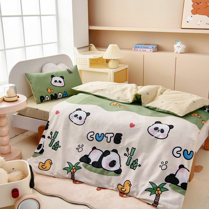 91家纺网 家纺一手货源 找家纺 乐秀家纺 2025新款全棉幼儿园被子三件套卡通纯棉被套被芯六件套 熊猫嬉戏