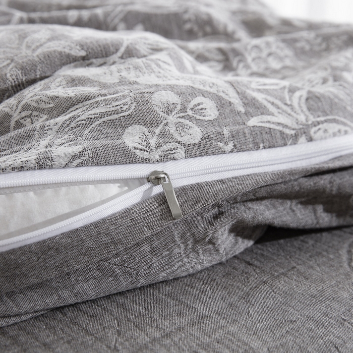 91家纺网 家纺一手货源 找家纺 鲁爱家纺供货 2025新款AB版棉麻工艺款四件套 时来运转-灰