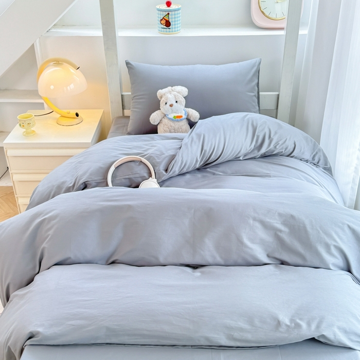 91家纺网 家纺一手货源 找家纺 简冠家纺 2025新款13372全棉纯色学生三件套 浅灰