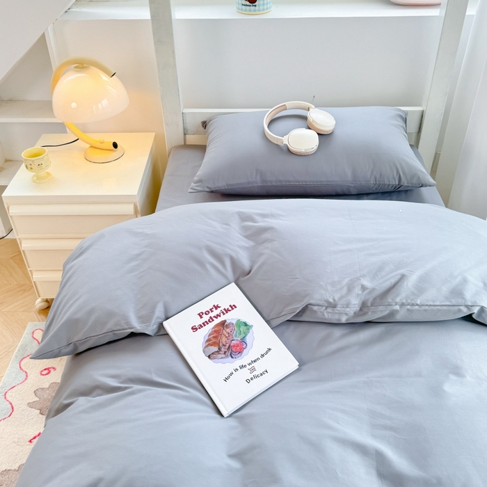 91家纺网 家纺一手货源 找家纺 简冠家纺 2025新款13372全棉纯色学生三件套 浅灰