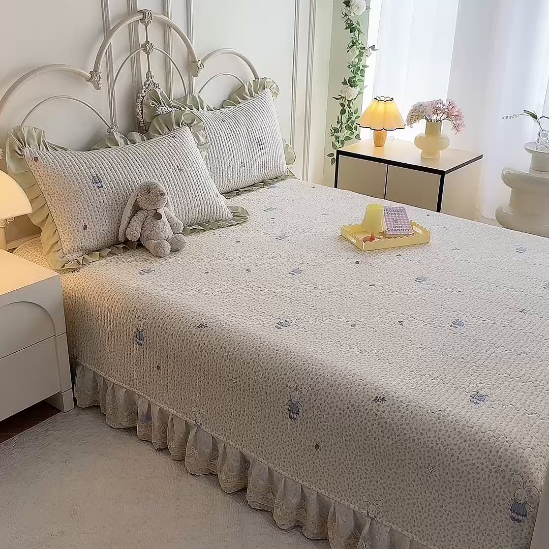 91家纺网 家纺一手货源 找家纺 美达家纺 2025新款全棉防滑榻榻米床护垫 奶呼兔兔-米