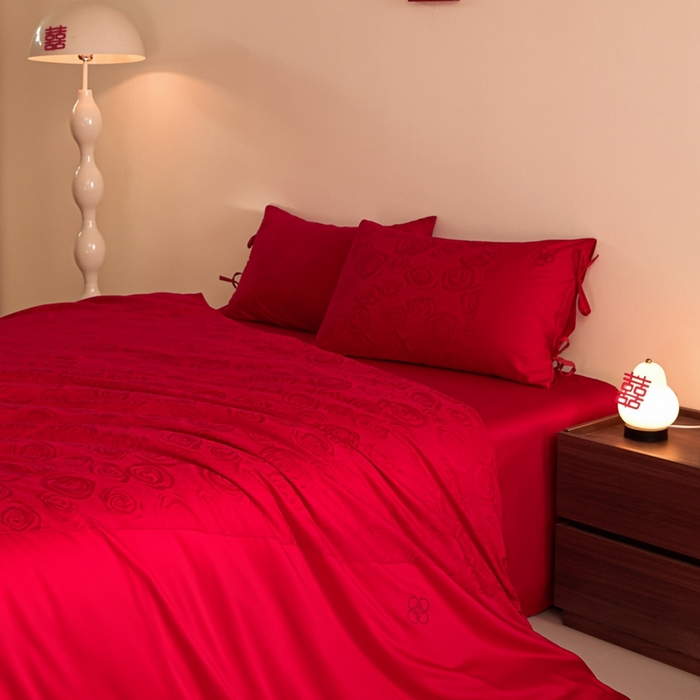 91家纺网 家纺一手货源 找家纺 东方合美（原：皇家传奇） 2025新款全棉纯棉新中式刺绣婚庆多件套-爱你 爱你-红