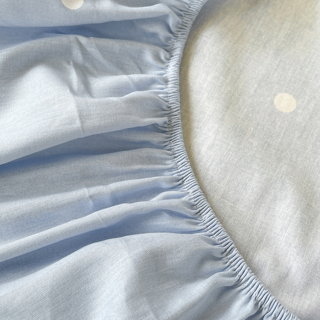 91家纺网 家纺一手货源 找家纺 蓝邻家纺 2025年新款三丽鸥正版授权全棉印花四件套系列-学生床 彩虹玉桂狗