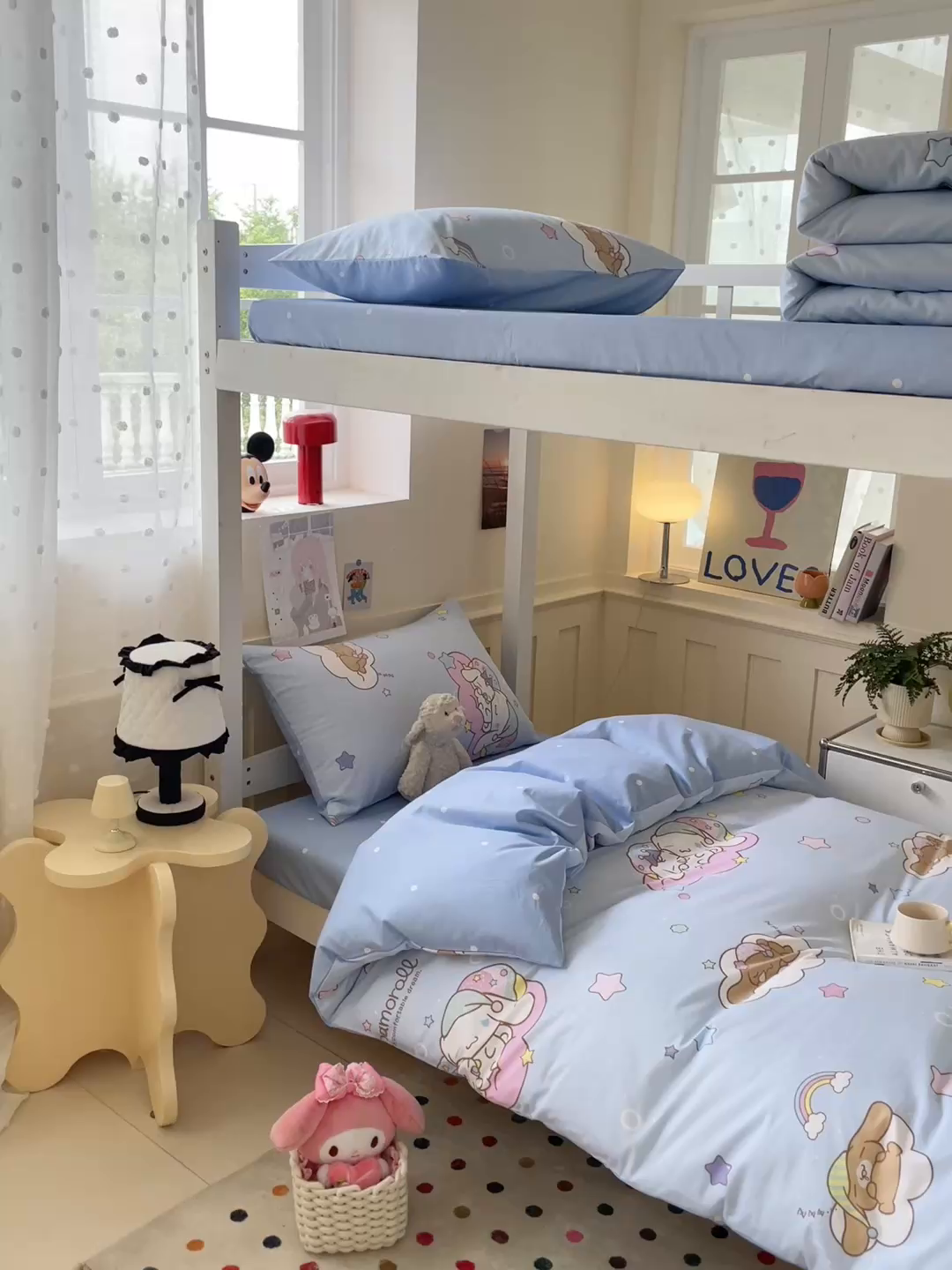 91家纺网 家纺一手货源 找家纺 蓝邻家纺 2025年新款三丽鸥正版授权全棉印花四件套系列-学生床 彩虹玉桂狗