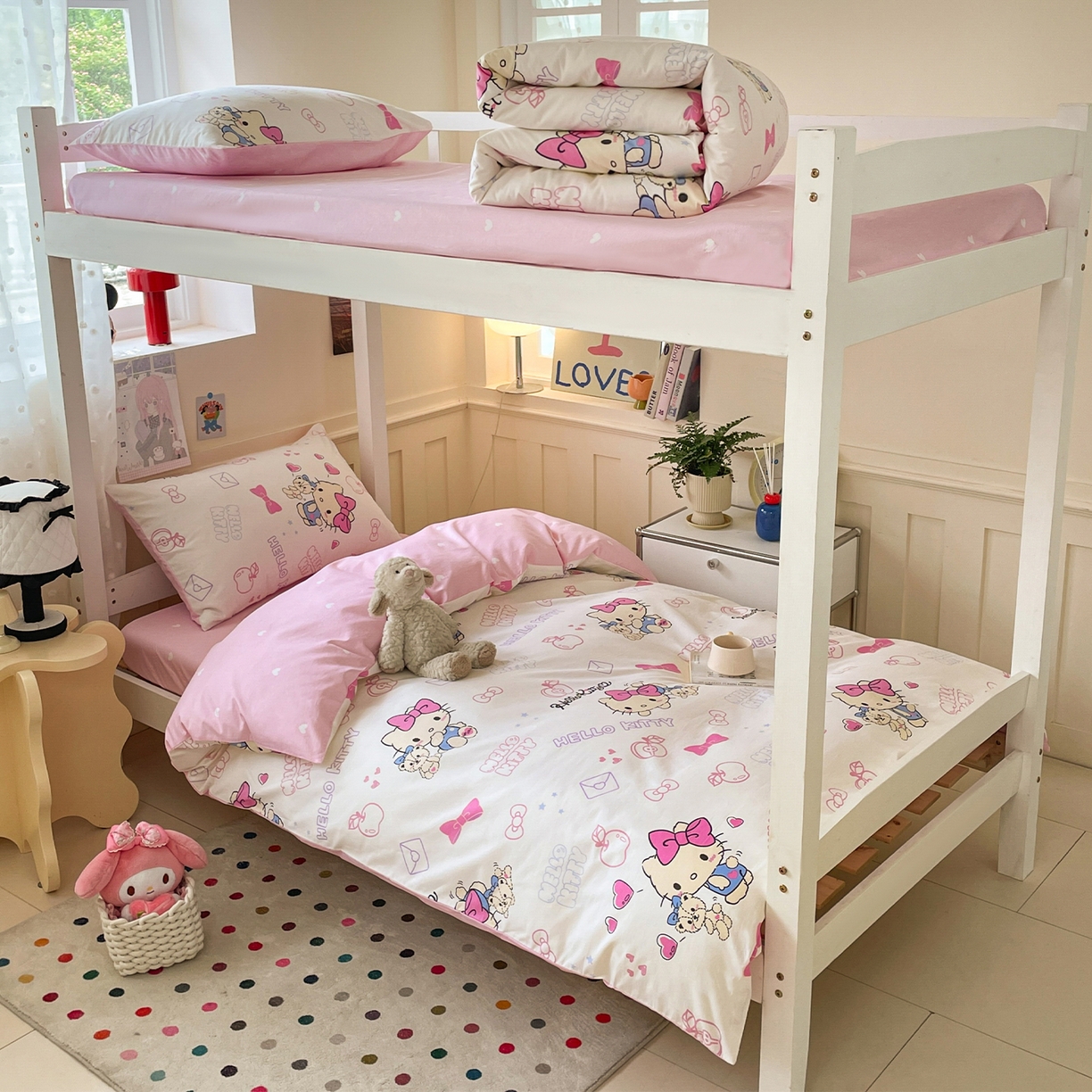 91家纺网 家纺一手货源 找家纺 蓝邻家纺 2025年新款三丽鸥正版授权全棉印花四件套系列-学生床 凯蒂小熊