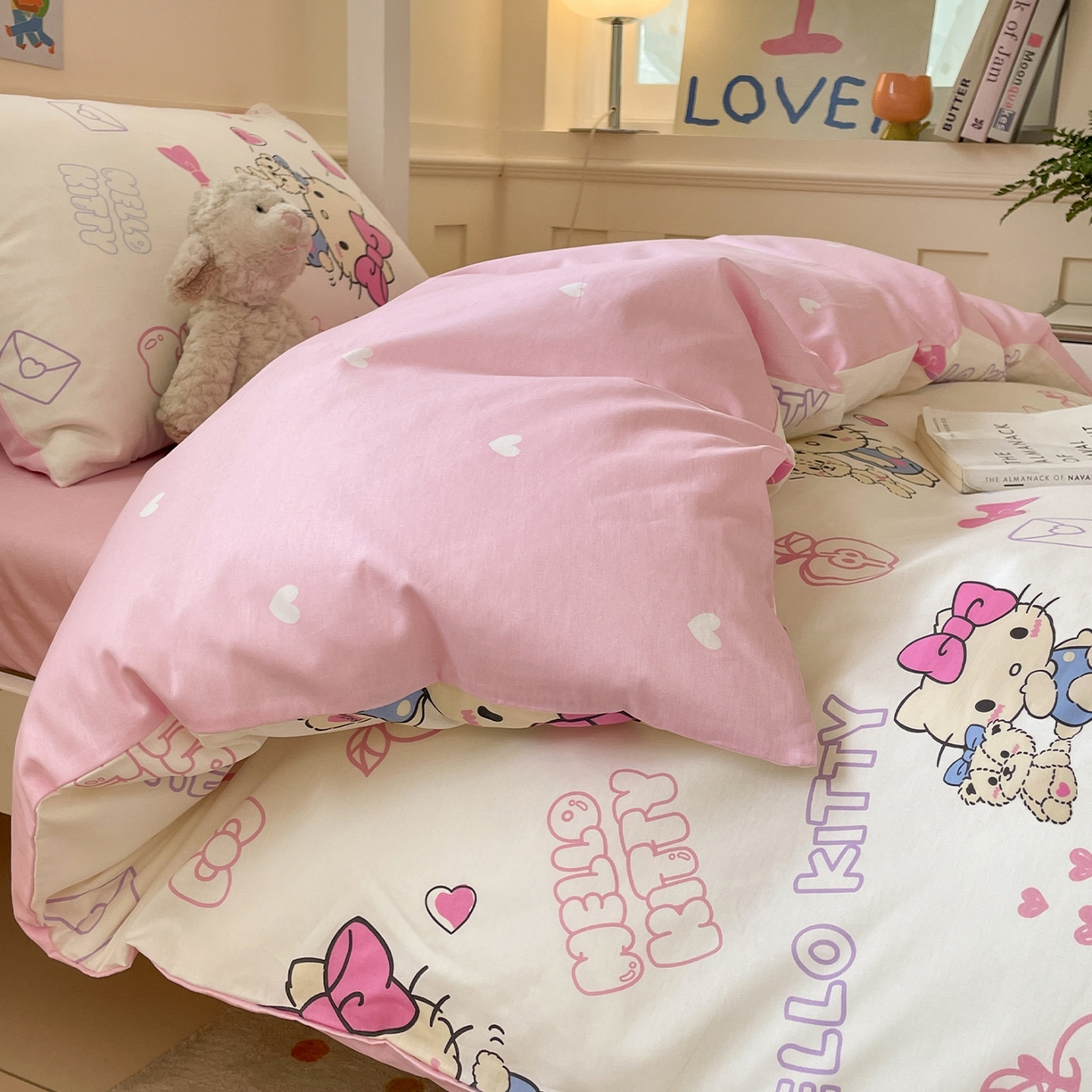 91家纺网 家纺一手货源 找家纺 蓝邻家纺 2025年新款三丽鸥正版授权全棉印花四件套系列-学生床 凯蒂小熊