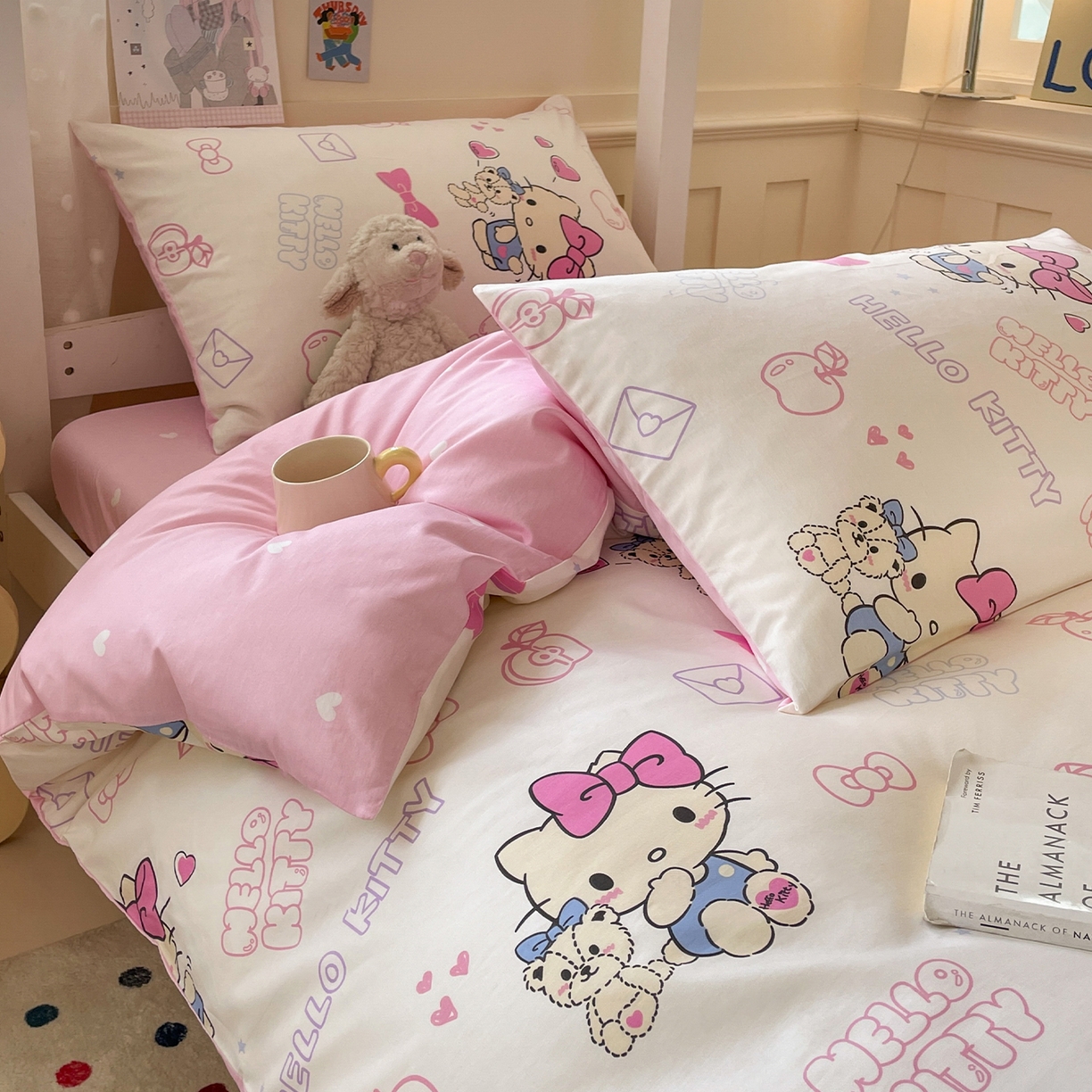 91家纺网 家纺一手货源 找家纺 蓝邻家纺 2025年新款三丽鸥正版授权全棉印花四件套系列-学生床 凯蒂小熊