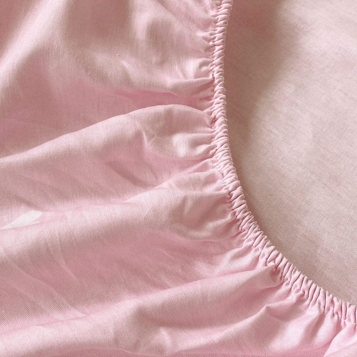 91家纺网 家纺一手货源 找家纺 蓝邻家纺 2025年新款三丽鸥正版授权全棉印花四件套系列-学生床 凯蒂小熊