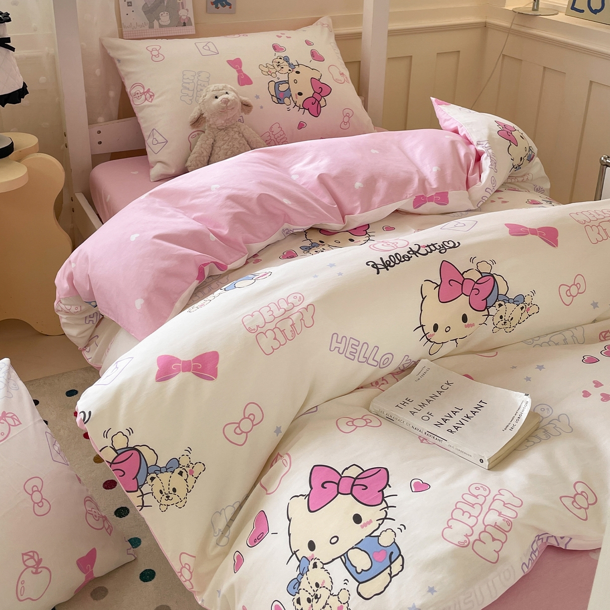 蓝邻家纺 2025年新款三丽鸥正版授权全棉印花四件套系列-学生床 凯蒂小熊