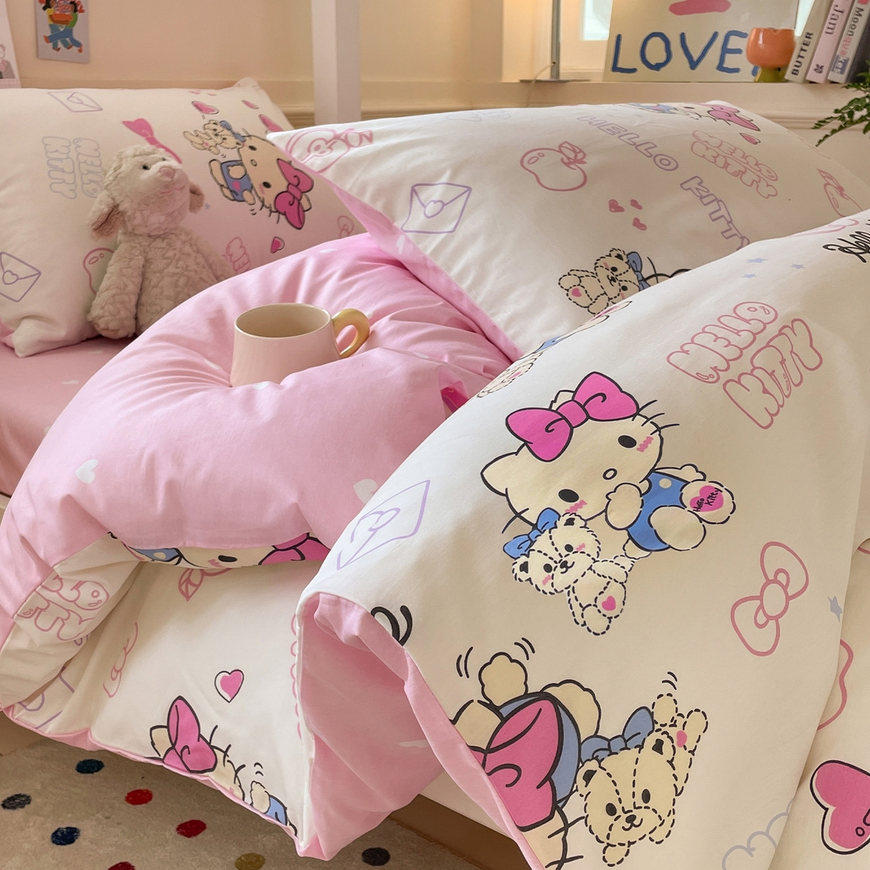 91家纺网 家纺一手货源 找家纺 蓝邻家纺 2025年新款三丽鸥正版授权全棉印花四件套系列-学生床 凯蒂小熊