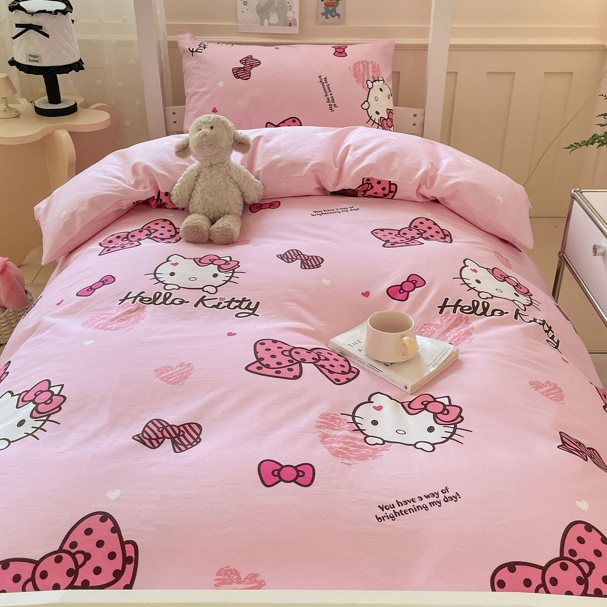 91家纺网 家纺一手货源 找家纺 蓝邻家纺 2025年新款三丽鸥正版授权全棉印花四件套系列-学生床 开心凯蒂