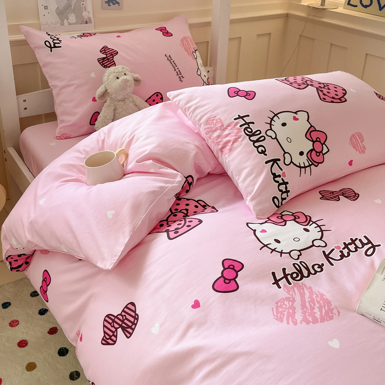 91家纺网 家纺一手货源 找家纺 蓝邻家纺 2025年新款三丽鸥正版授权全棉印花四件套系列-学生床 开心凯蒂