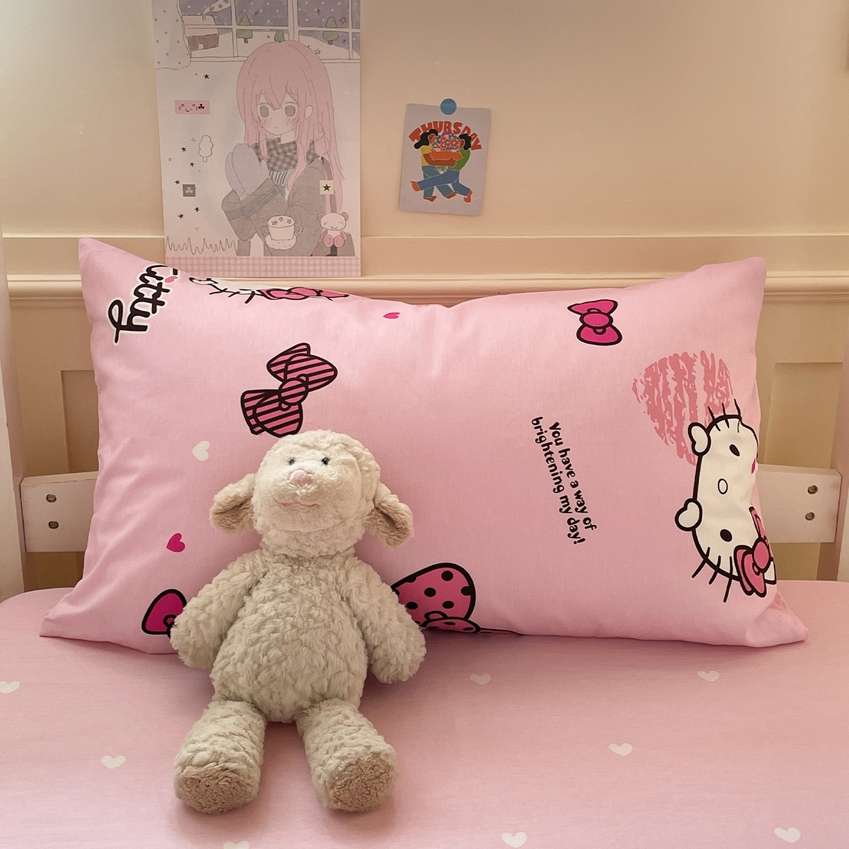 91家纺网 家纺一手货源 找家纺 蓝邻家纺 2025年新款三丽鸥正版授权全棉印花四件套系列-学生床 开心凯蒂