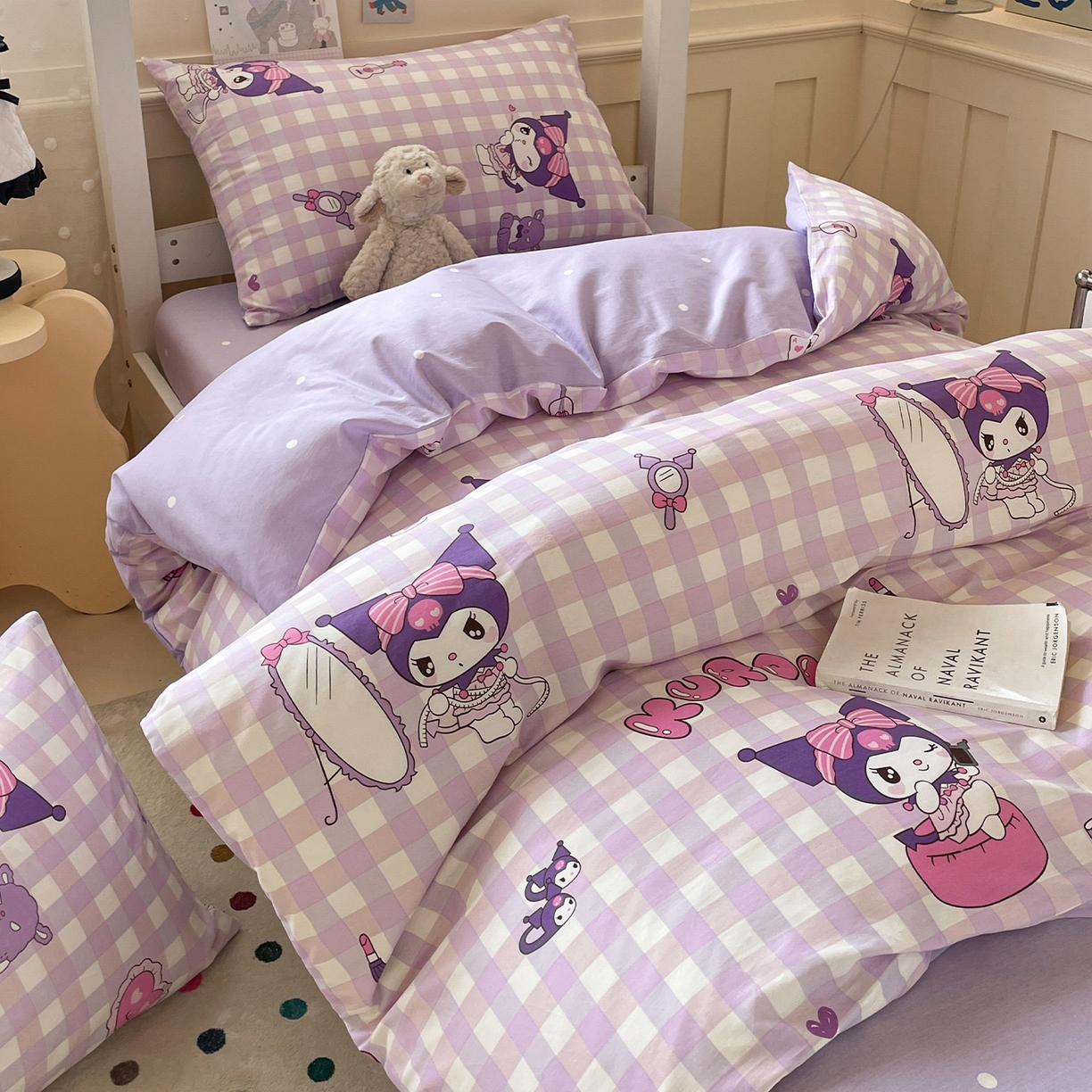 蓝邻家纺 2025年新款三丽鸥正版授权全棉印花四件套系列-学生床 格子库洛米