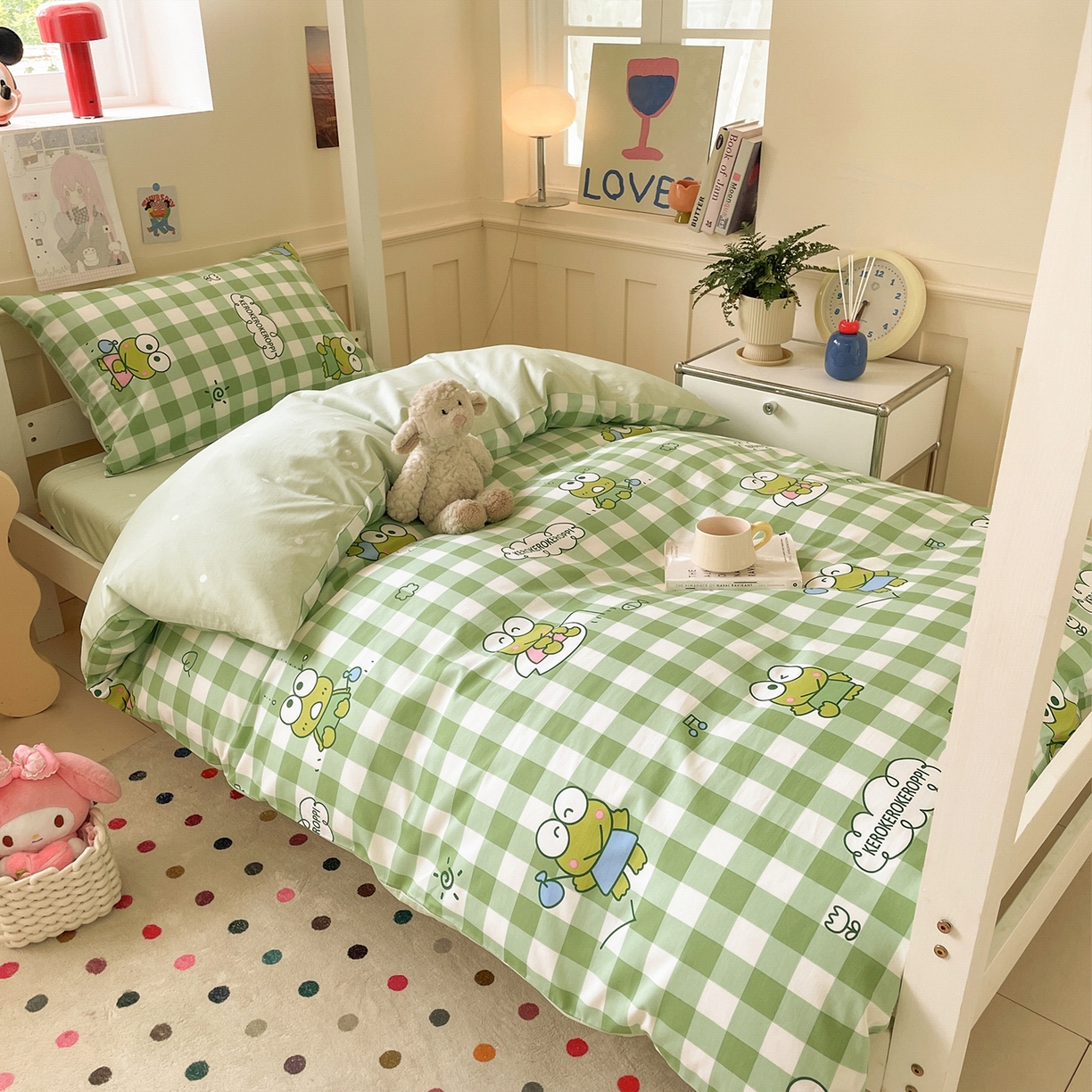 91家纺网 家纺一手货源 找家纺 蓝邻家纺 2025年新款三丽鸥正版授权全棉印花四件套系列-学生床 格子大眼蛙