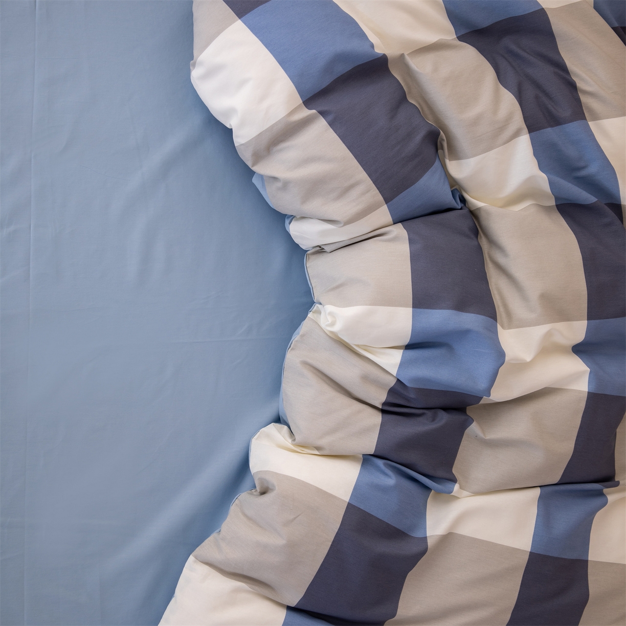 91家纺网 家纺一手货源 找家纺 凌云家纺 2025新款13372全棉纯棉学生床单款三件套上下铺宿舍六件套一整套 蓝大格蓝