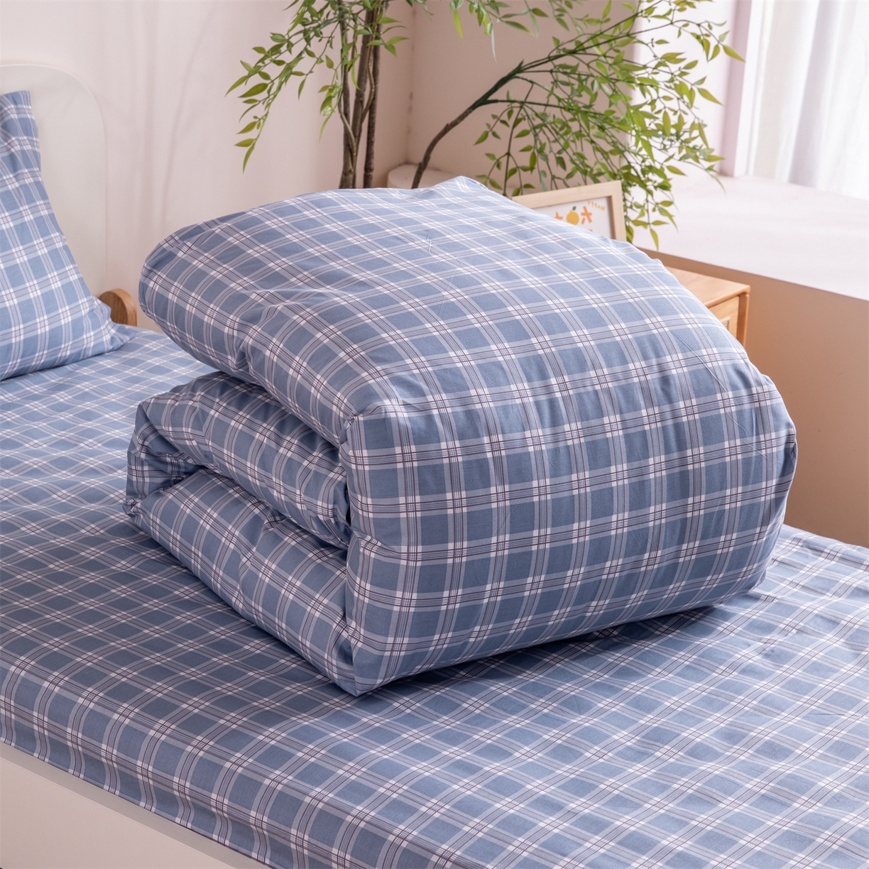 91家纺网 家纺一手货源 找家纺 凌云家纺 2025新款13372全棉纯棉学生床单款三件套上下铺宿舍六件套一整套 麦田蓝