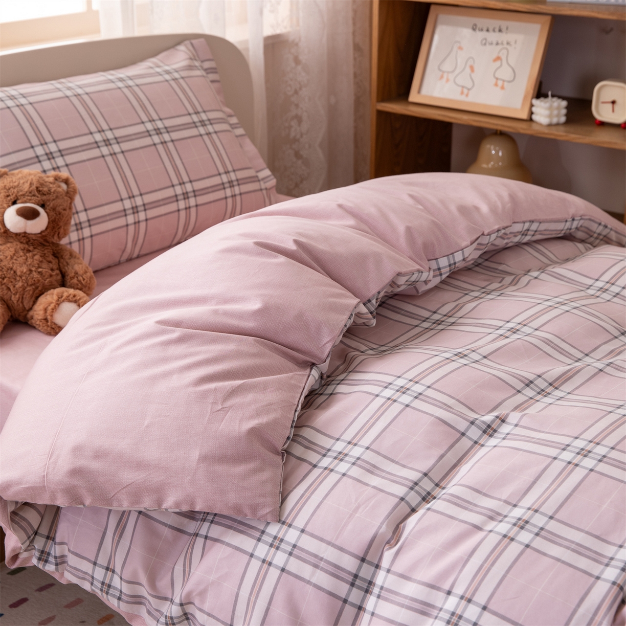 91家纺网 家纺一手货源 找家纺 凌云家纺 2025新款13372全棉纯棉学生床单款三件套上下铺宿舍六件套一整套 绮梦粉