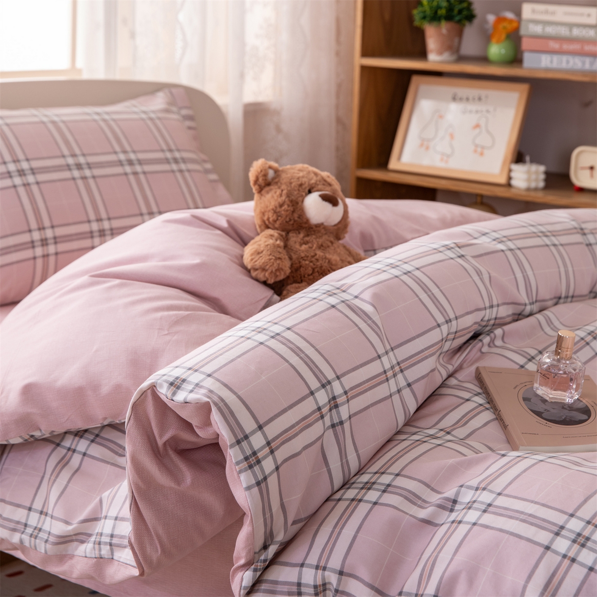 91家纺网 家纺一手货源 找家纺 凌云家纺 2025新款13372全棉纯棉学生床单款三件套上下铺宿舍六件套一整套 绮梦粉