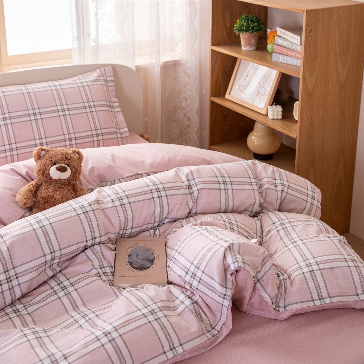 91家纺网 家纺一手货源 找家纺 凌云家纺 2025新款13372全棉纯棉学生床单款三件套上下铺宿舍六件套一整套 绮梦粉