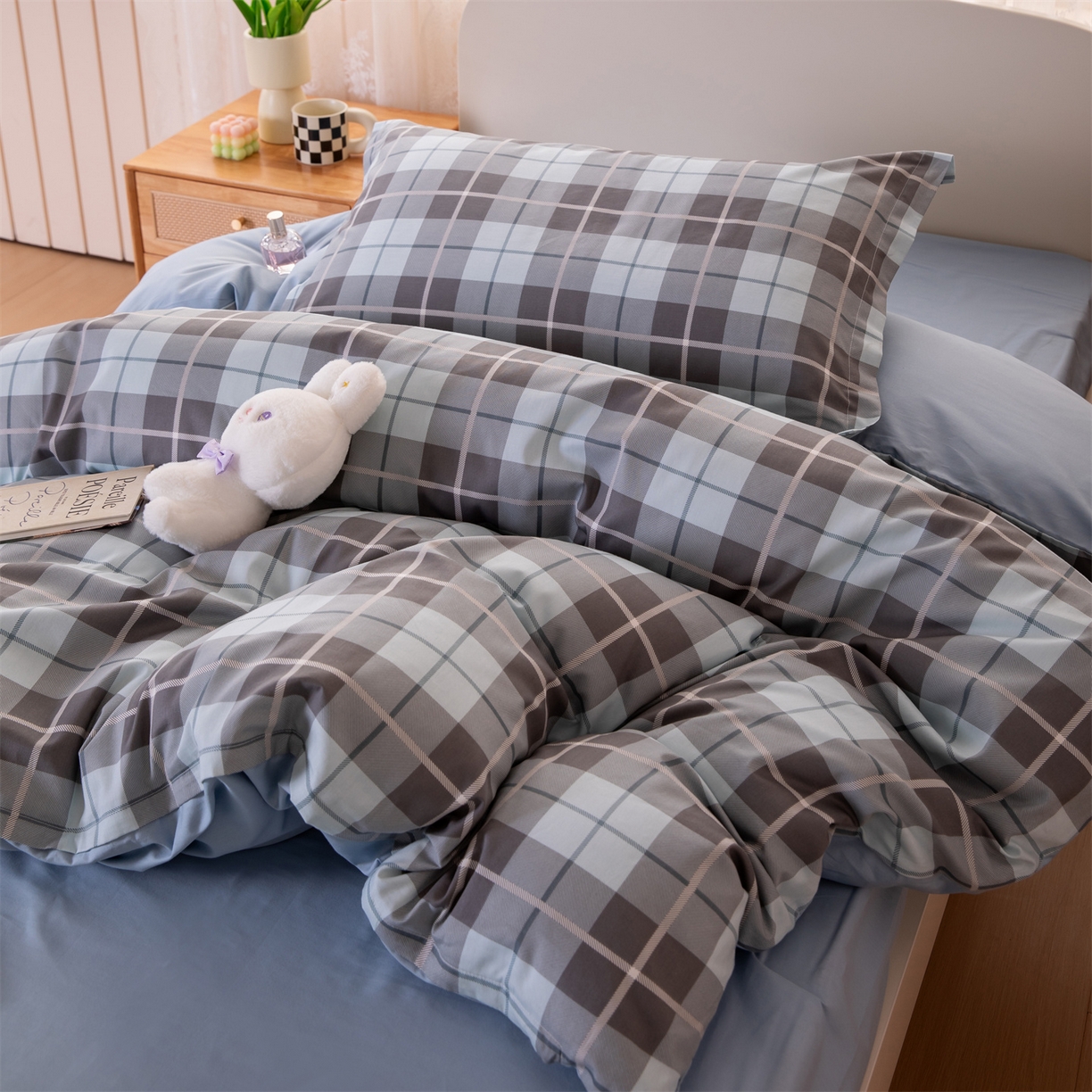 91家纺网 家纺一手货源 找家纺 凌云家纺 2025新款13372全棉纯棉学生床单款三件套上下铺宿舍六件套一整套 雅静兰