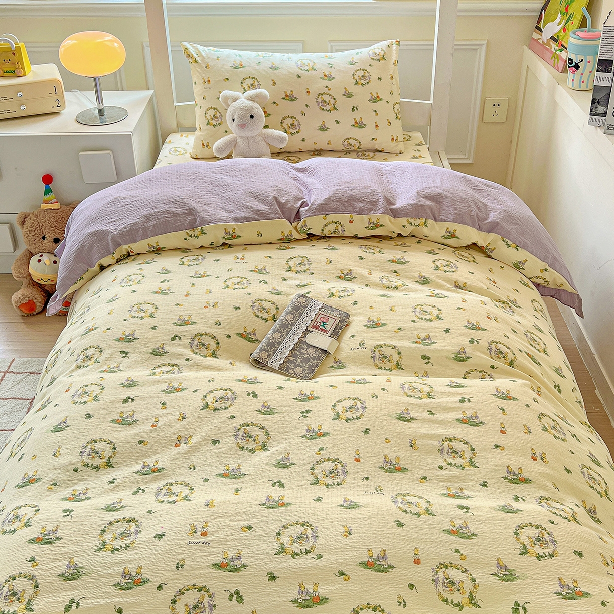 91家纺网 家纺一手货源 找家纺 纽缦家纺 2025新款云感提花双层纱韩版三件套宿舍三件套上下铺三件套 兔子的欢喜