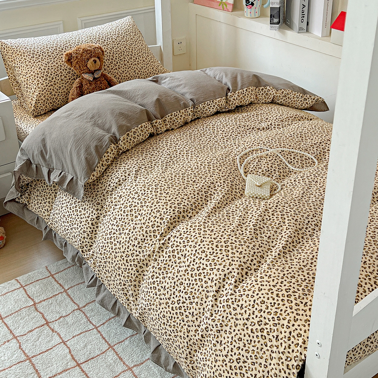 纽缦家纺 2025新款云感提花双层纱韩版三件套宿舍三件套上下铺三件套 小豹纹