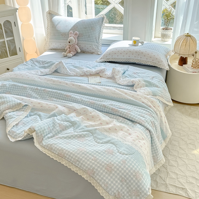 91家纺网 家纺一手货源 找家纺 丽美人2025新款韩版花边皱皱纱夏被A类面料 蓝梦