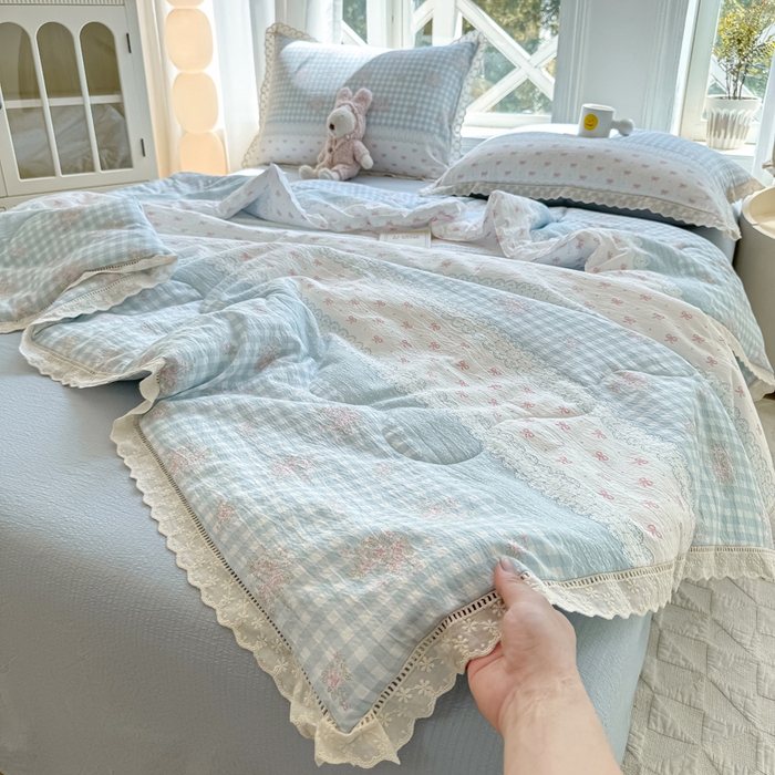 91家纺网 家纺一手货源 找家纺 丽美人2025新款韩版花边皱皱纱夏被A类面料 蓝梦