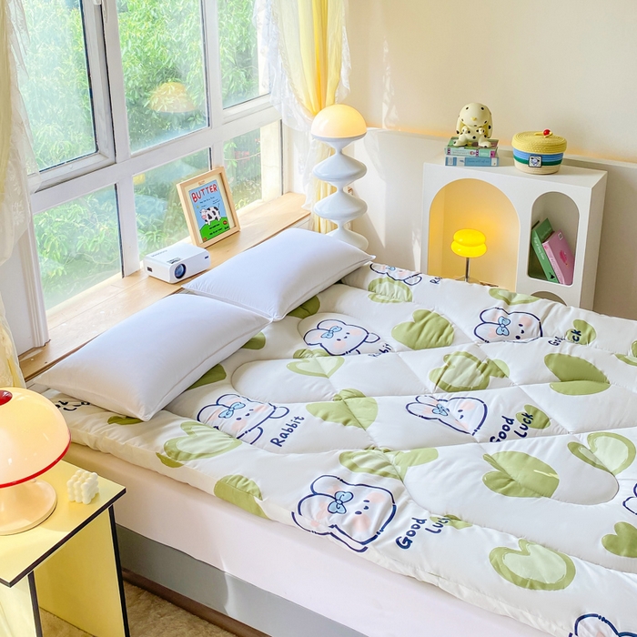 91家纺网 家纺一手货源 找家纺 缦卡琳家纺 2025新款活性生态棉纤维床垫 爱尚兔