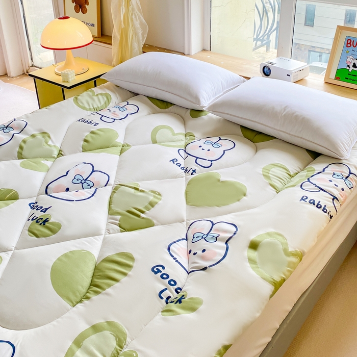 91家纺网 家纺一手货源 找家纺 缦卡琳家纺 2025新款活性生态棉纤维床垫 爱尚兔