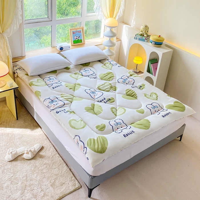 91家纺网 家纺一手货源 找家纺 缦卡琳家纺 2025新款活性生态棉纤维床垫 爱尚兔